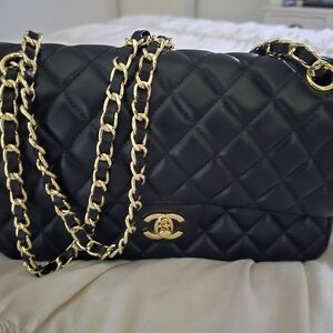 Chic Black Quilted Chain Bag